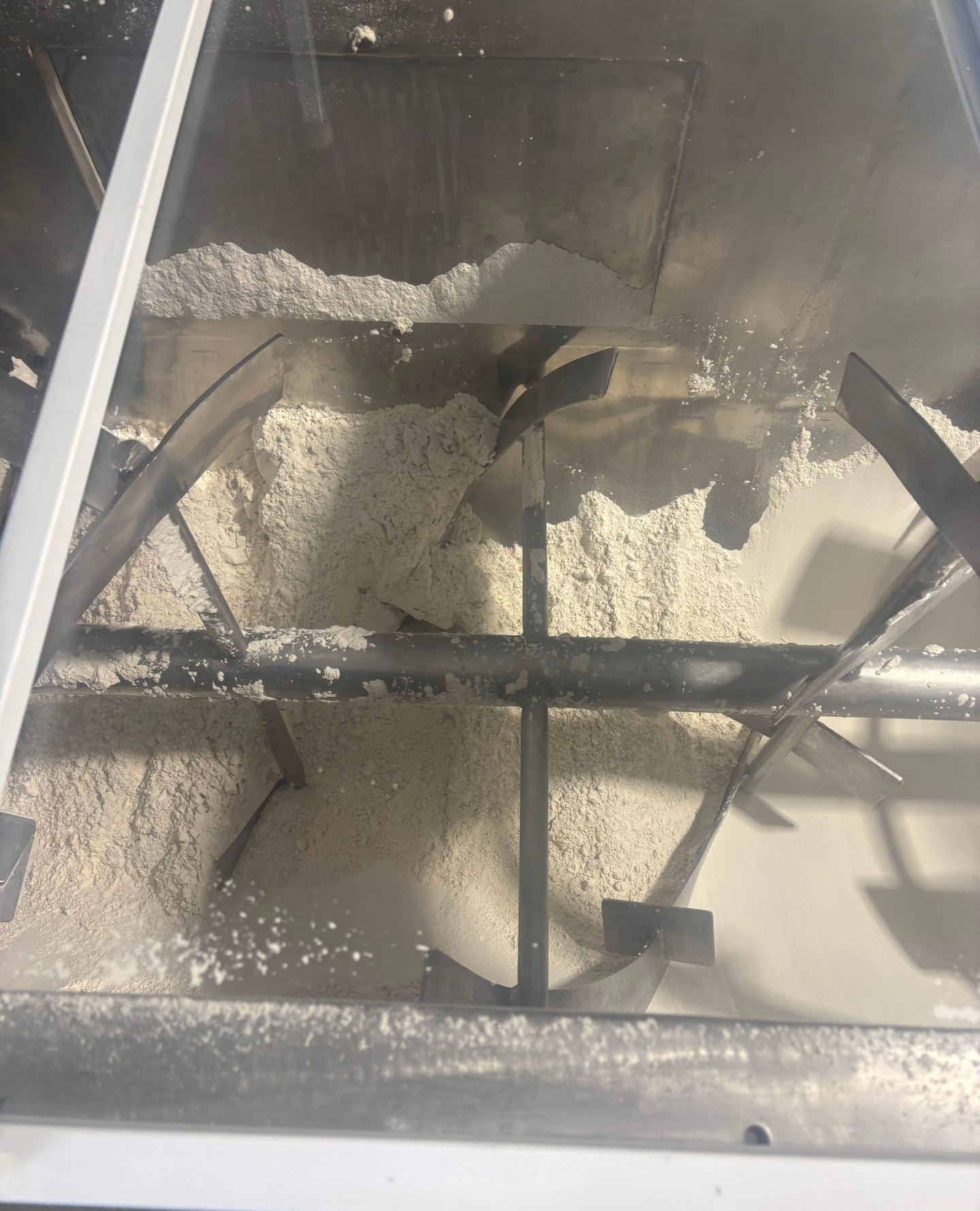 We have an awesome, huge blender that mixes all of our blends. Think kitchen mixer…. just 10 feet long and 3 feet deep!

#cutcooking #celiacsafe #madeinalberta