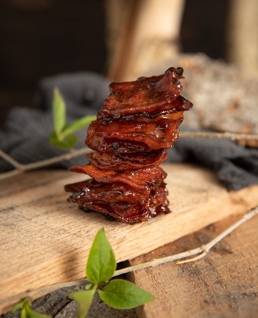 Not all gluten hides in bread. 👀 Processed meats like bacon can contain hidden gluten from flavourings, smoke additives, spice blends, or cross contamination during manufacturing. That crispy breakfast side might not be as gluten free as it looks.

Always read the label, check certifications. Awareness matters because even small amounts of gluten can cause real harm. 🥓🌾🚫

#cutcooking #celiacsafe #madeinalberta