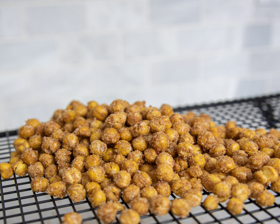 https://cutcooking.com/wp-content/uploads/2020/03/Roasted-Chickpeas-121-1.jpg