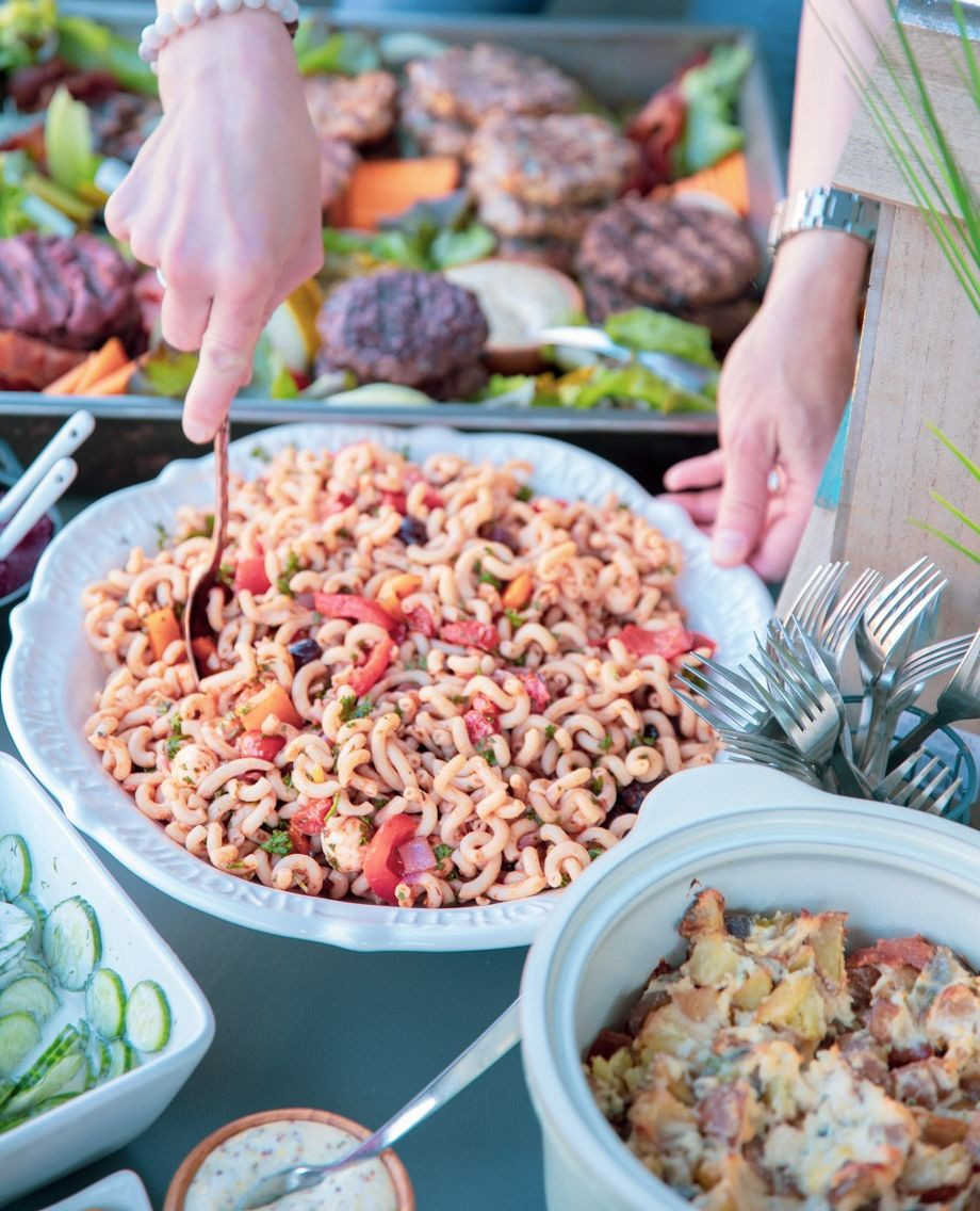 It’s finally warming up enough to start backyard BBQ season! 😎 When we talk about celiac awareness this month, inclusivity is a big part of that. There are two ways to think about it:

1. Make options for the gluten free eaters that are made and stored separately to avoid cross contamination 

OR 

2. Make the meal gluten free so everyone is eating and sharing the same food

Both options work and are thoughtful when considering the gluten free eaters. In our immediate circles, we will always pick option 2 - we want everyone to be able to eat the same food with the same serving utensils without fear of cross contamination - truly included ❤️ 

#cutcooking #celiacsafe #madeinalberta